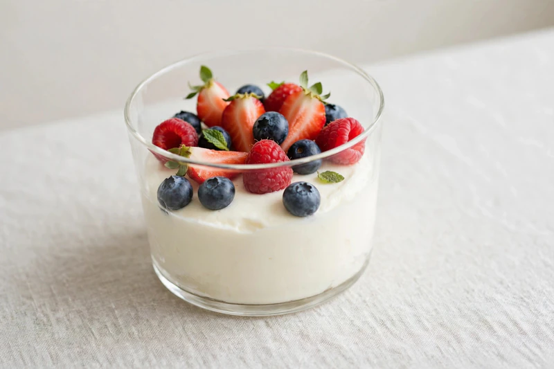 Blanc-manger aux petits fruits
