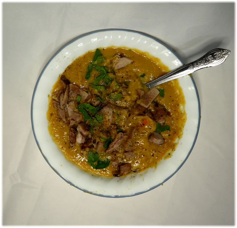 Soupe aux pois et jambon fumé